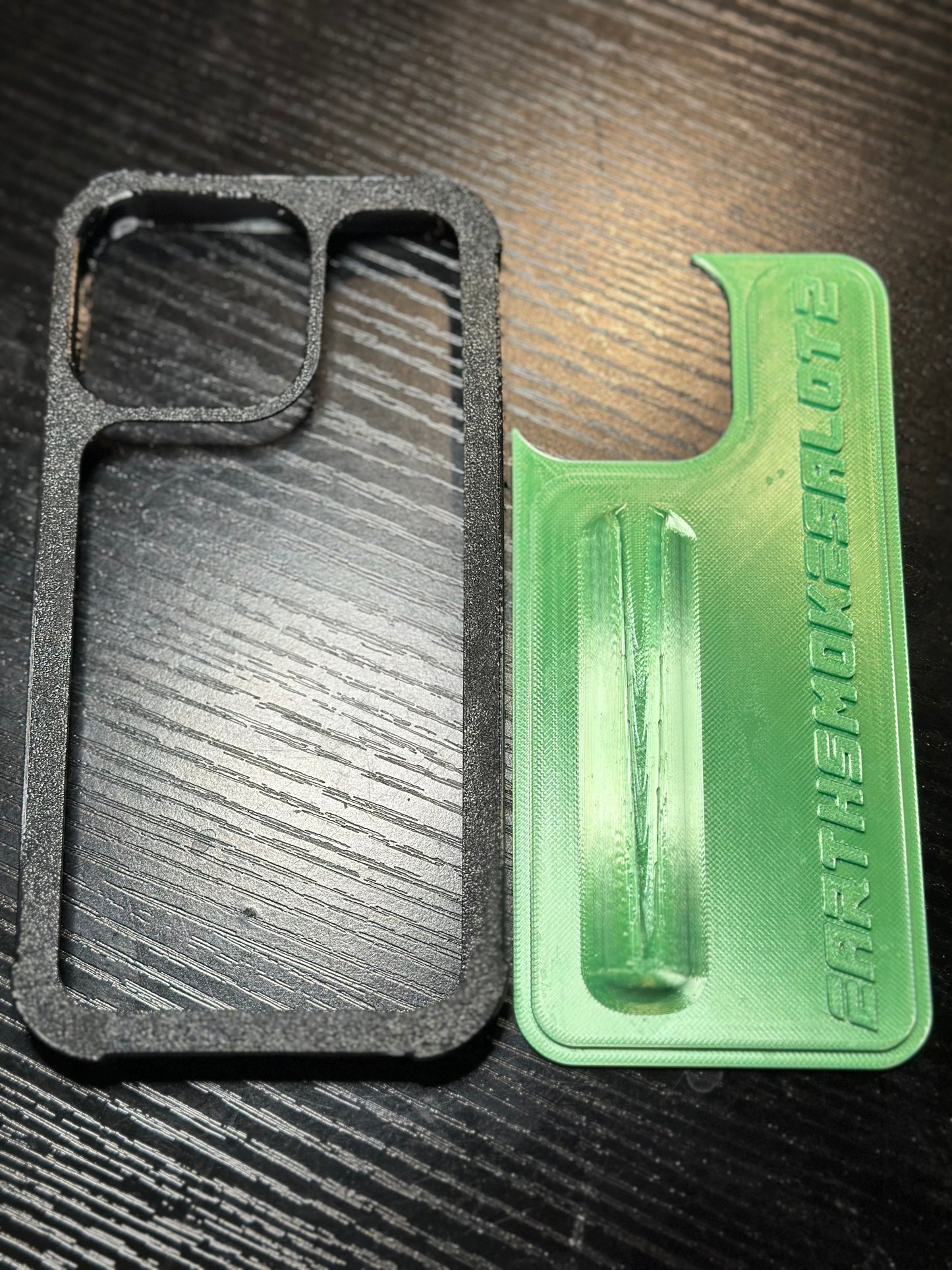 Earthsmokesalot2 green phone case