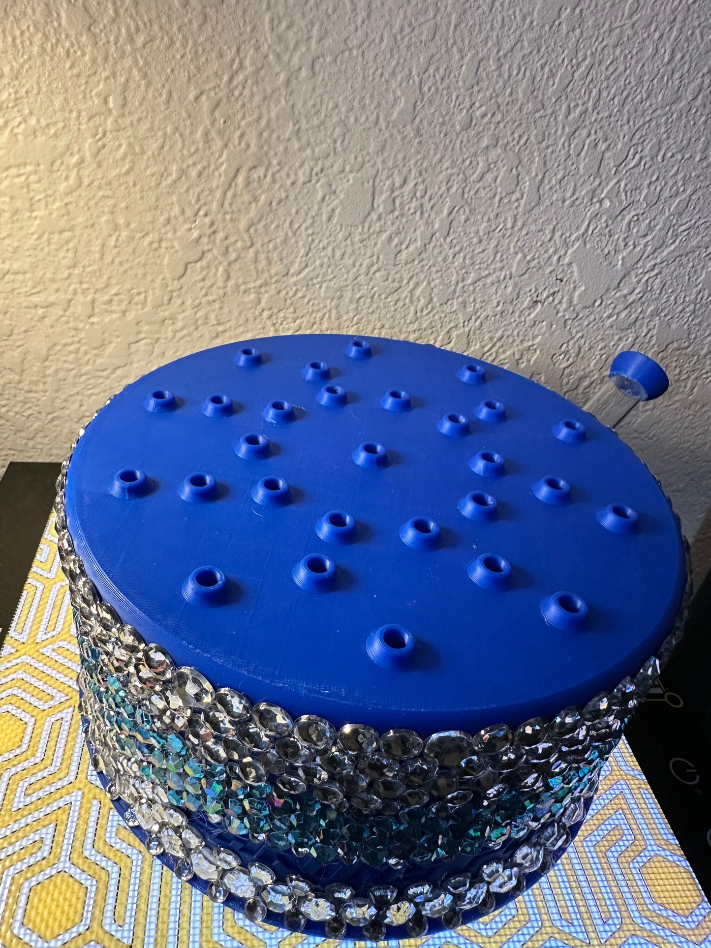 28 hole bling cake 🎂